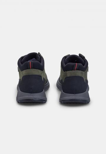 Ботинки на шнуровке