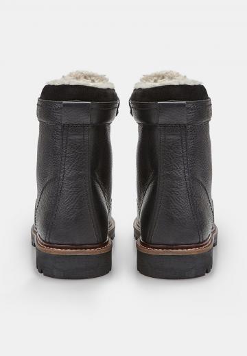 Зимние ботинки