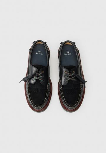 Ботинки на шнуровке