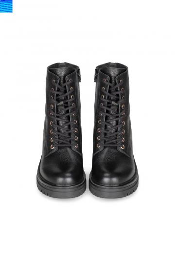 Ботинки на шнуровке