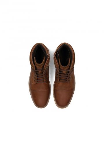 Ботинки на шнуровке