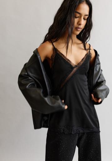 Топ на бретельках