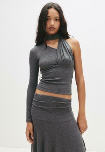 Блузка без рукавов