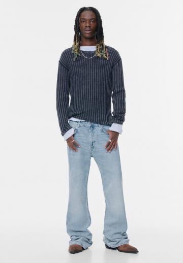 Клешеные джинсы