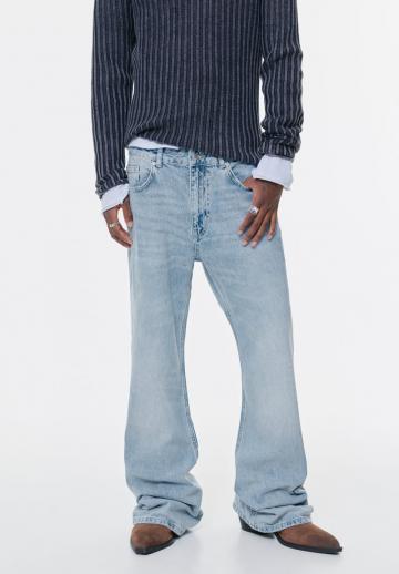 Клешеные джинсы