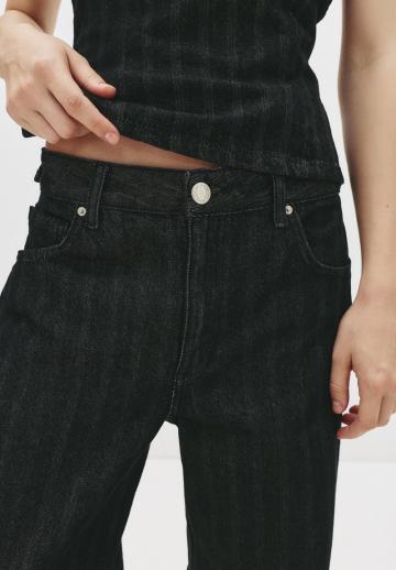 Клешеные джинсы