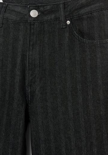 Клешеные джинсы