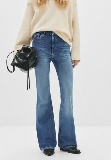 Клешеные джинсы