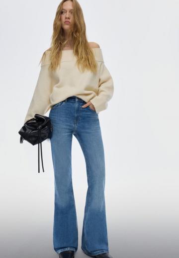 Клешеные джинсы