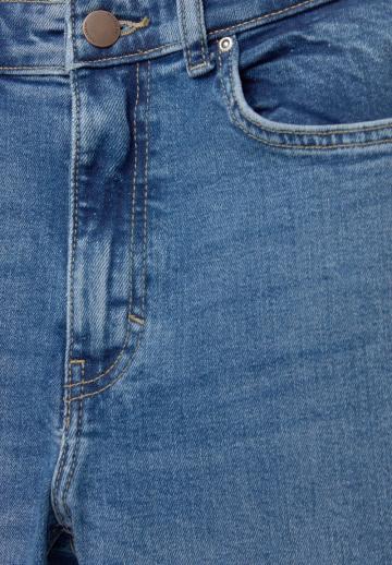 Клешеные джинсы