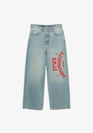 Прямые джинсы