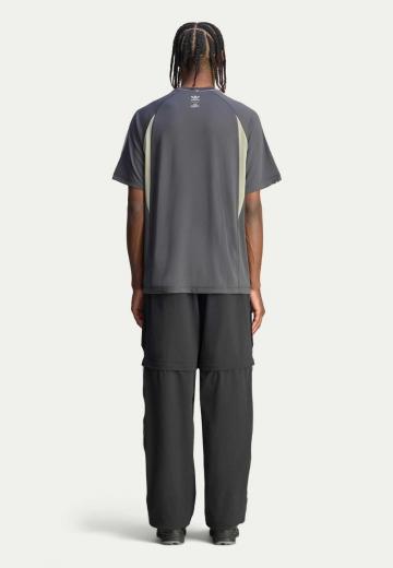 Брюки с накладными карманами