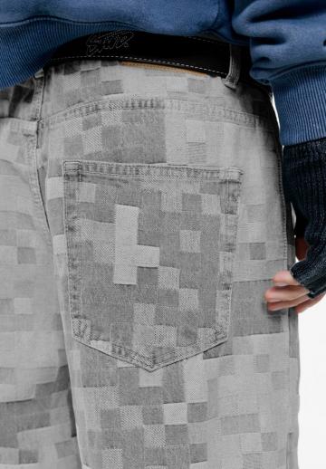 Прямые джинсы