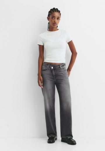 Прямые джинсы
