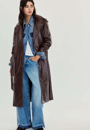 Пальто из искусственной кожи