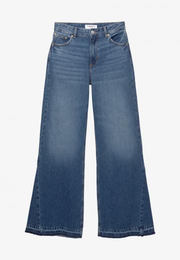 Клешеные джинсы