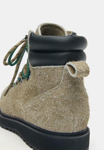 Зимние ботинки