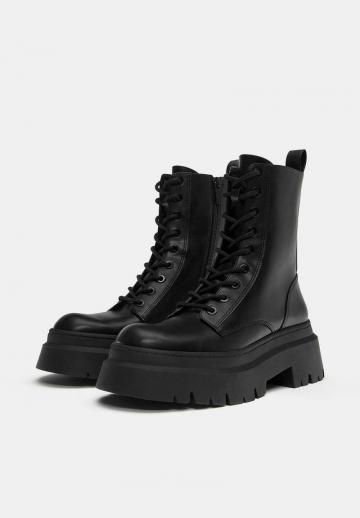 Ботинки на шнуровке