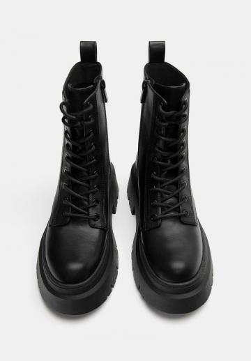 Ботинки на шнуровке