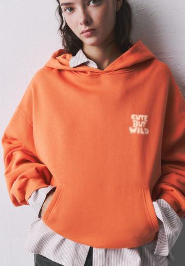 Пуловер с капюшоном