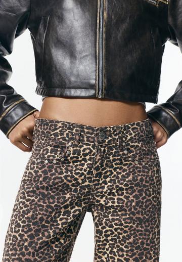 Прямые джинсы