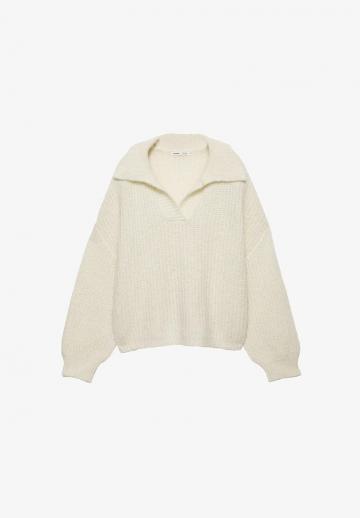 Пуловер с вырезом V