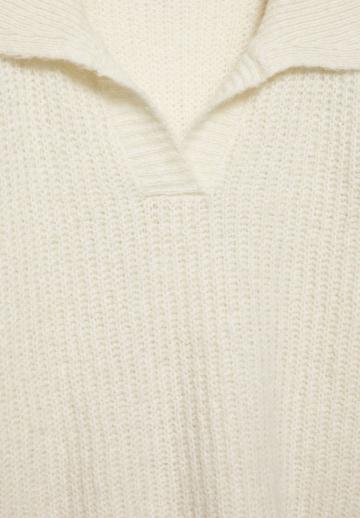 Пуловер с вырезом V