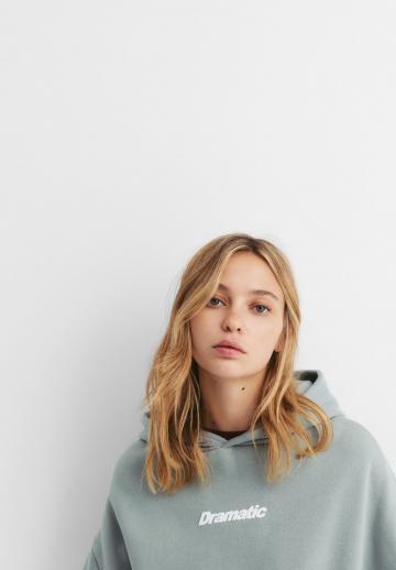 Пуловер с капюшоном