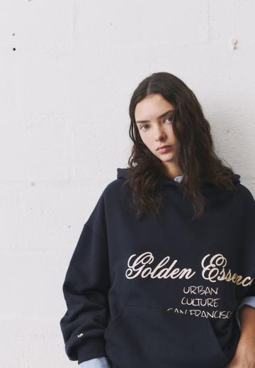 Пуловер с капюшоном