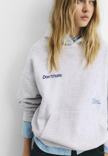 Пуловер с капюшоном