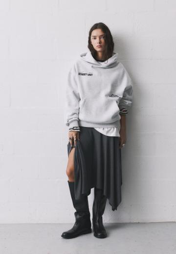 Пуловер с капюшоном