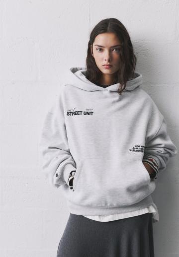 Пуловер с капюшоном