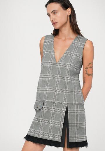 Короткое платье