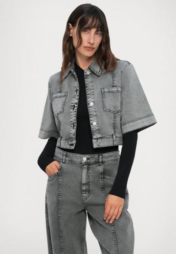 Джинсовая жилетка