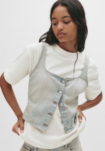 Джинсовая жилетка
