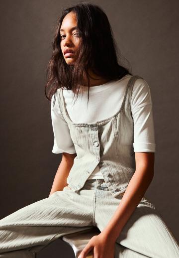 Джинсовая жилетка