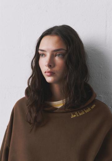 Пуловер с капюшоном