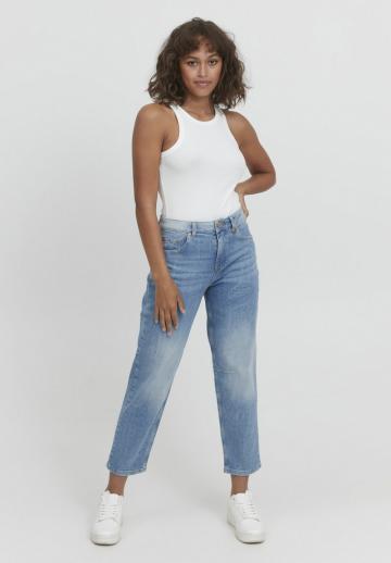 Прямые джинсы