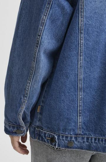Джинсовая куртка