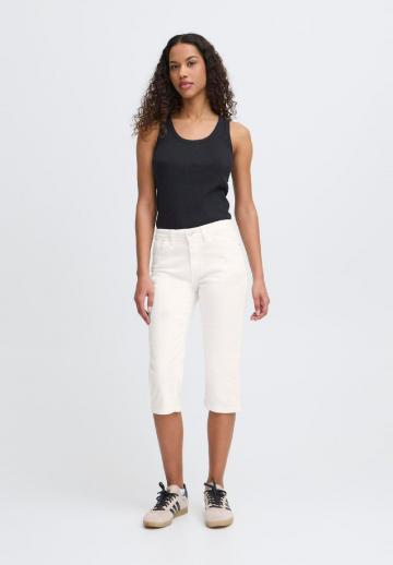 Короткие джинсы