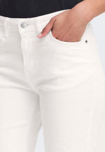 Короткие джинсы