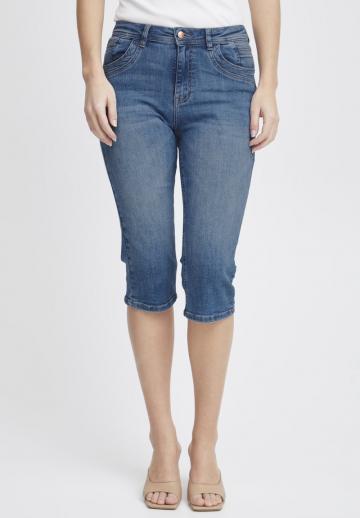 Короткие джинсы