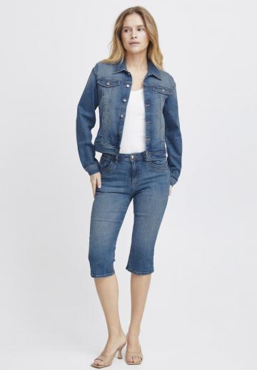 Короткие джинсы