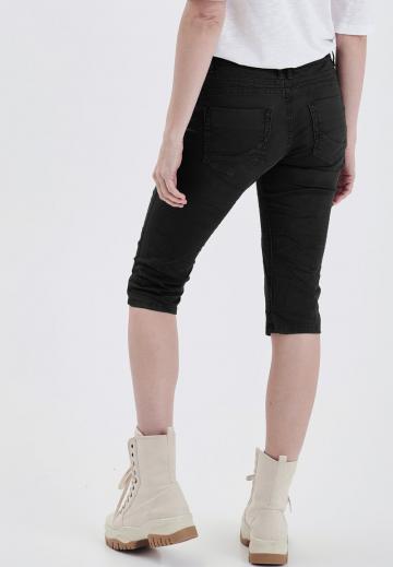 Короткие джинсы