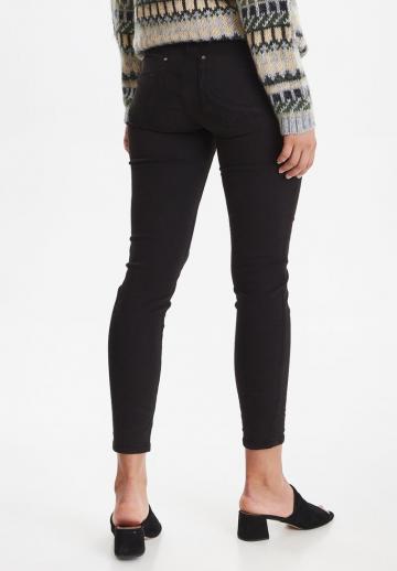 Короткие джинсы