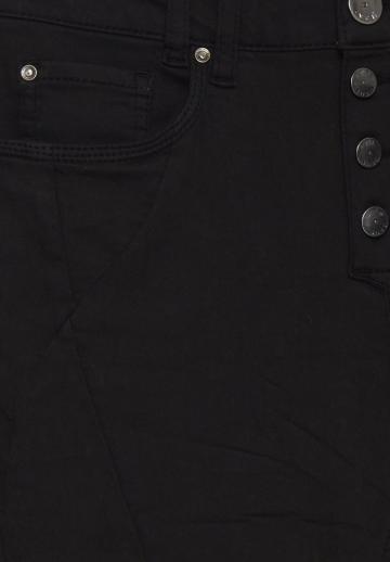 Короткие джинсы