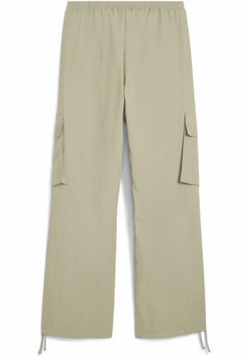 Брюки с накладными карманами