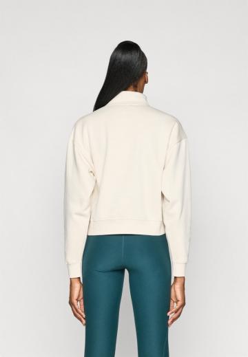 Спортивная толстовка