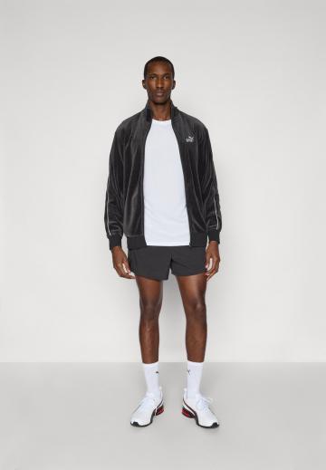 Спортивная куртка