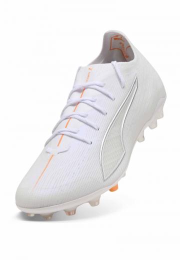 Футбольные бутсы